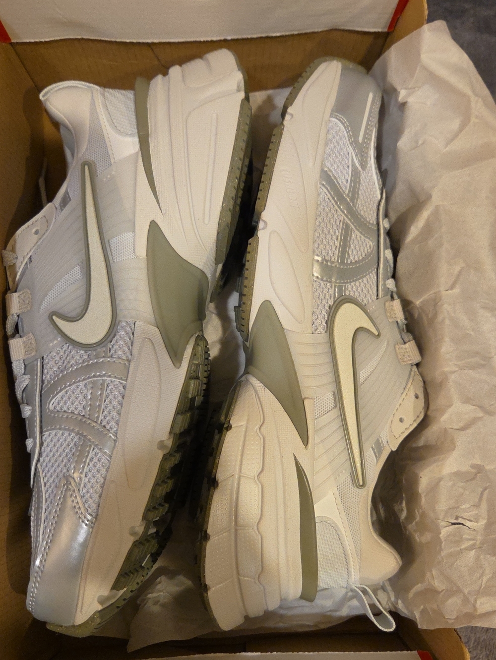Nike Women’s V2K RUN Silver and White 9.5